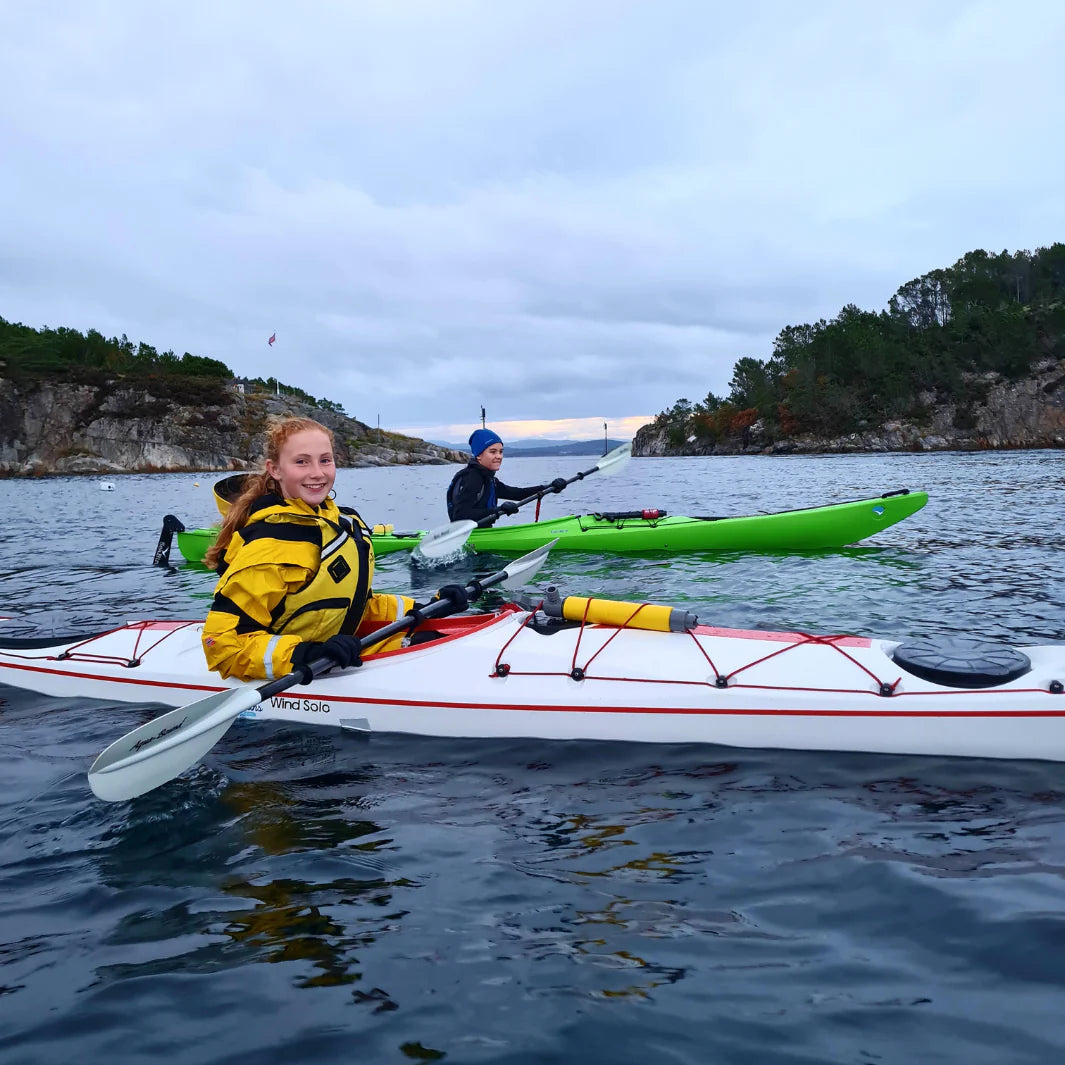 Aqua Bound Sting Ray Hybrid 2-Piece Versa-Lok™ Kayak Paddle - White